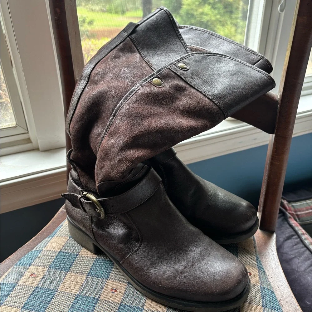 Brown Leather Women's Boots - Picture 8 of 10